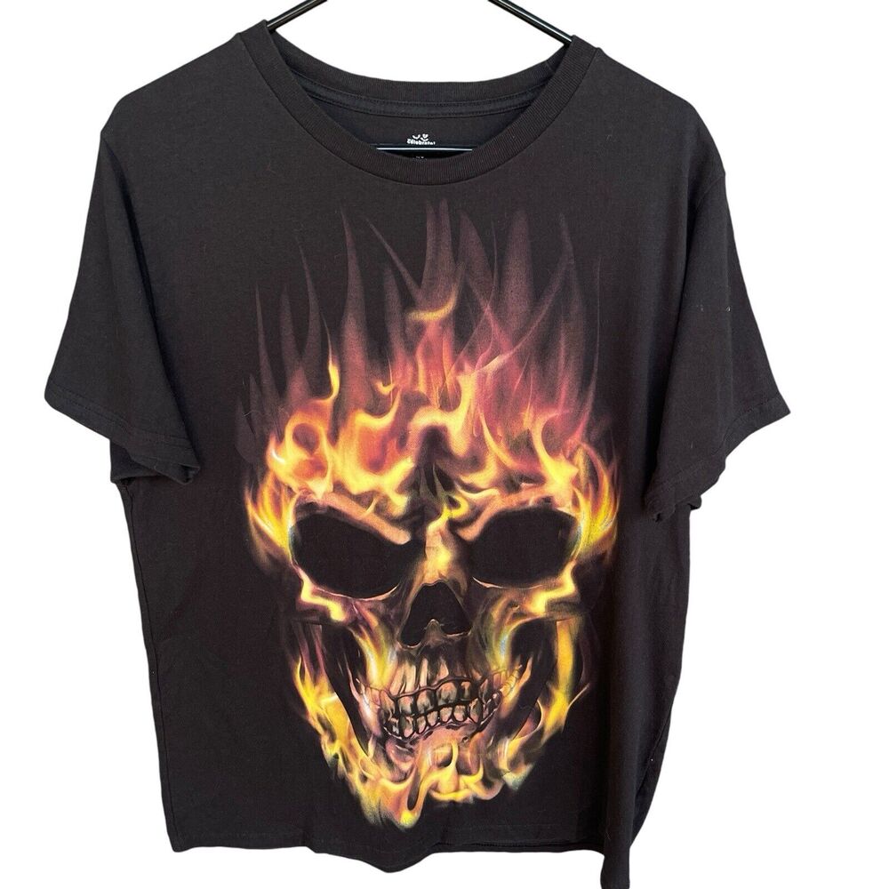 Celebrate Halloween Shirt Adult Large Black Flaming Skull Horror Scary‎ Fire